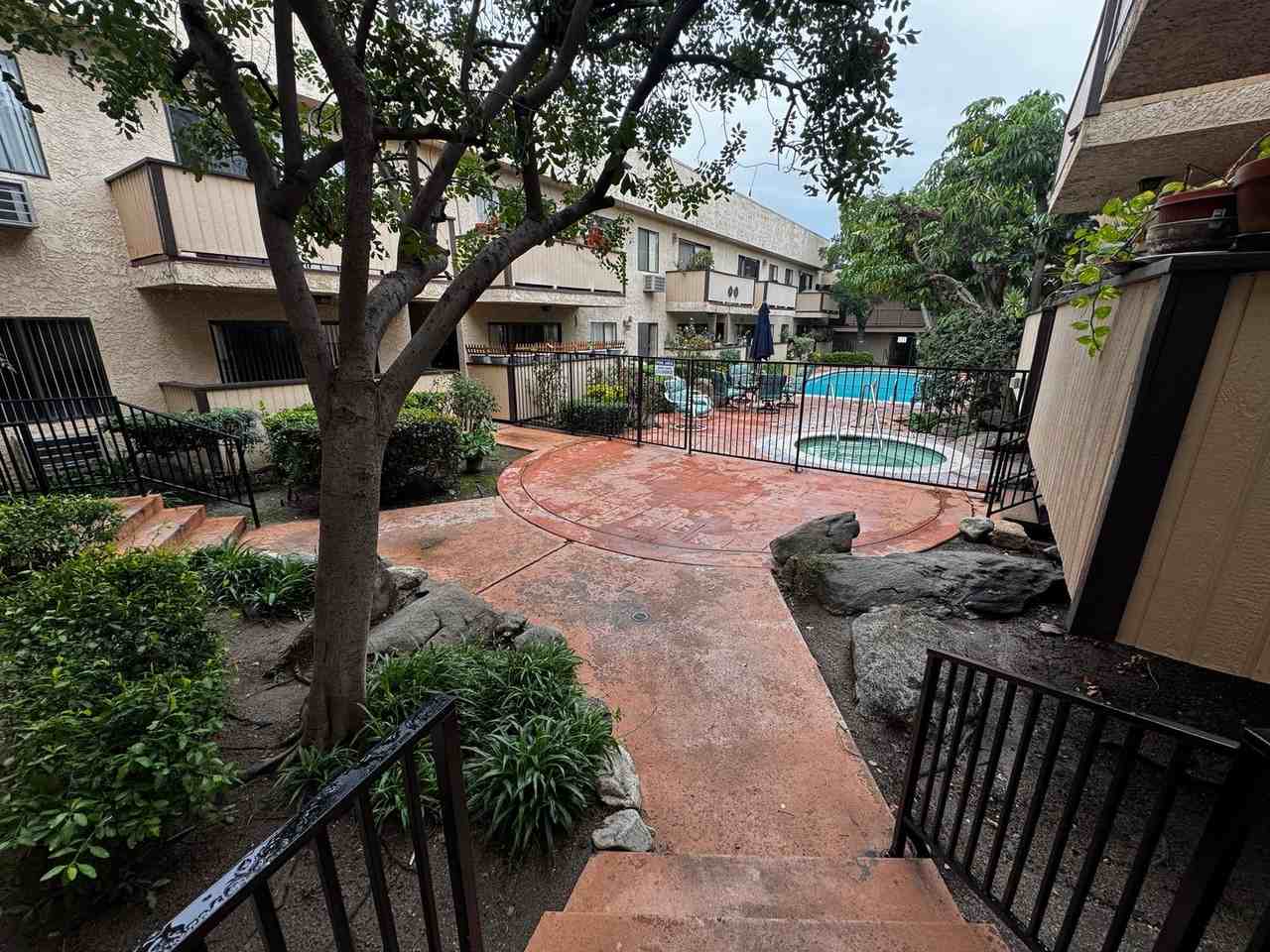 Beautifully Remodeled Apartment in Sunland, CA - Photo 3 of 45