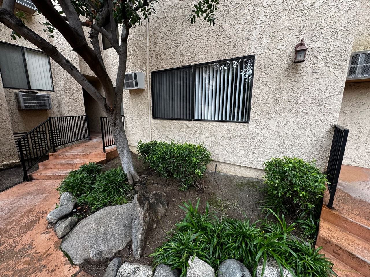 Beautifully Remodeled Apartment in Sunland, CA - Photo 4 of 45