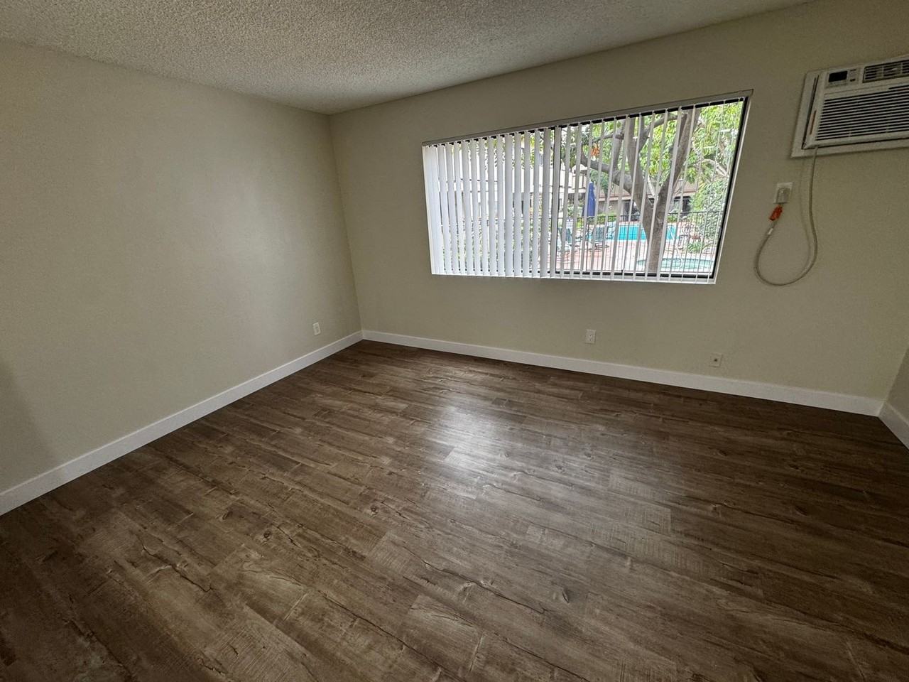 Beautifully Remodeled Apartment in Sunland, CA - Photo 6 of 45