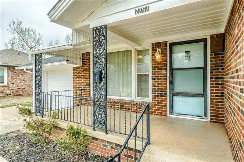 2757 Lancaster Ln - Photo 2 of 20