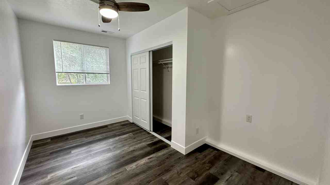 1715 E Fort Union Blvd - ELB - Photo 6 of 17