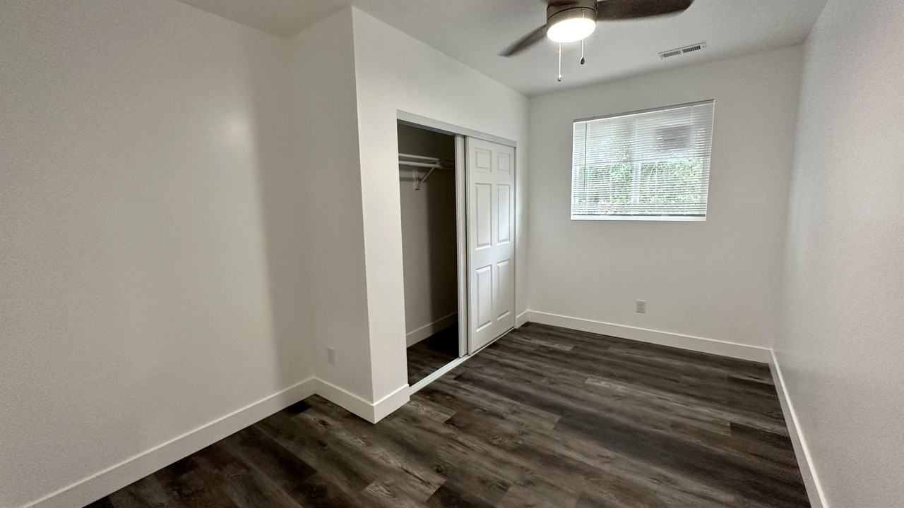 1715 E Fort Union Blvd - ELB - Photo 7 of 17