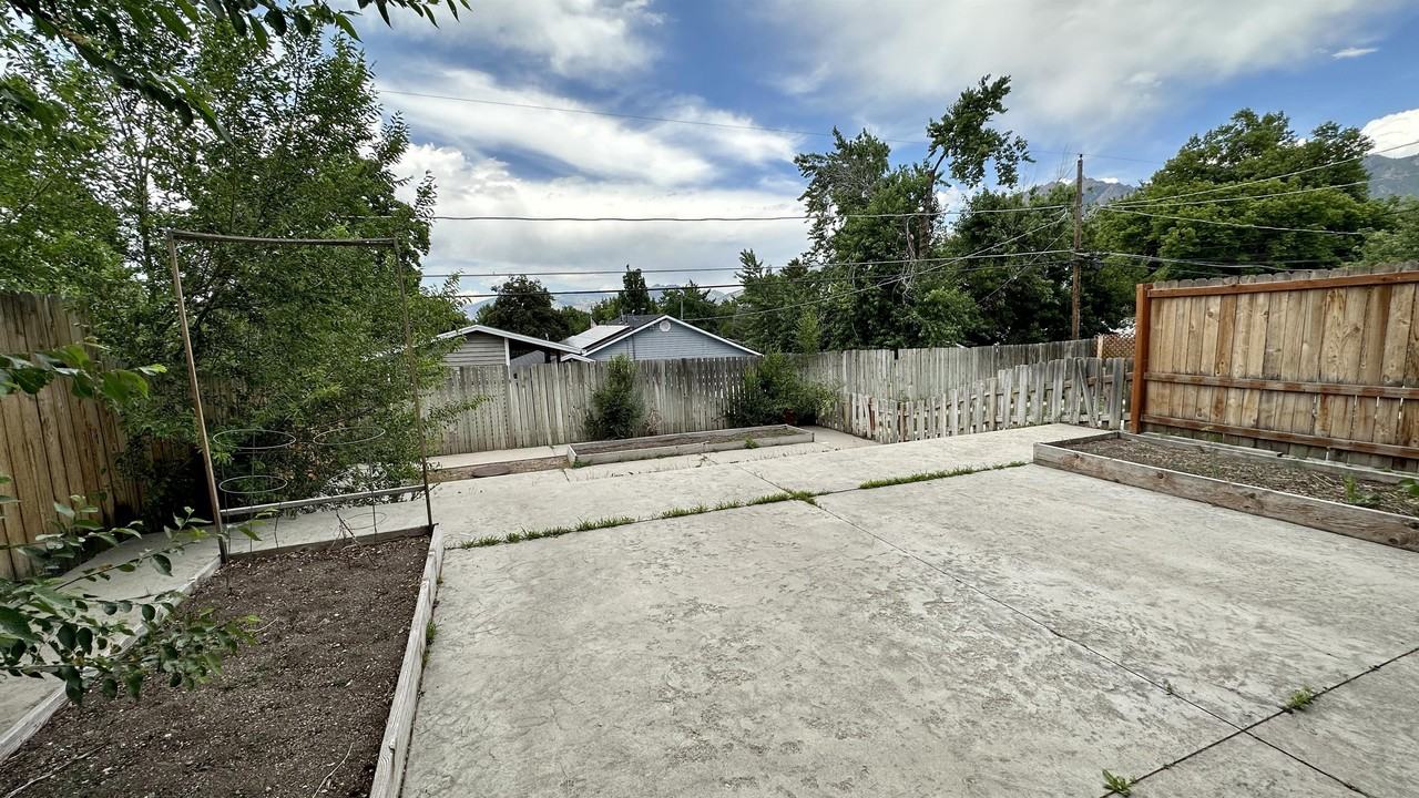 1715 E Fort Union Blvd - ELB - Photo 3 of 16