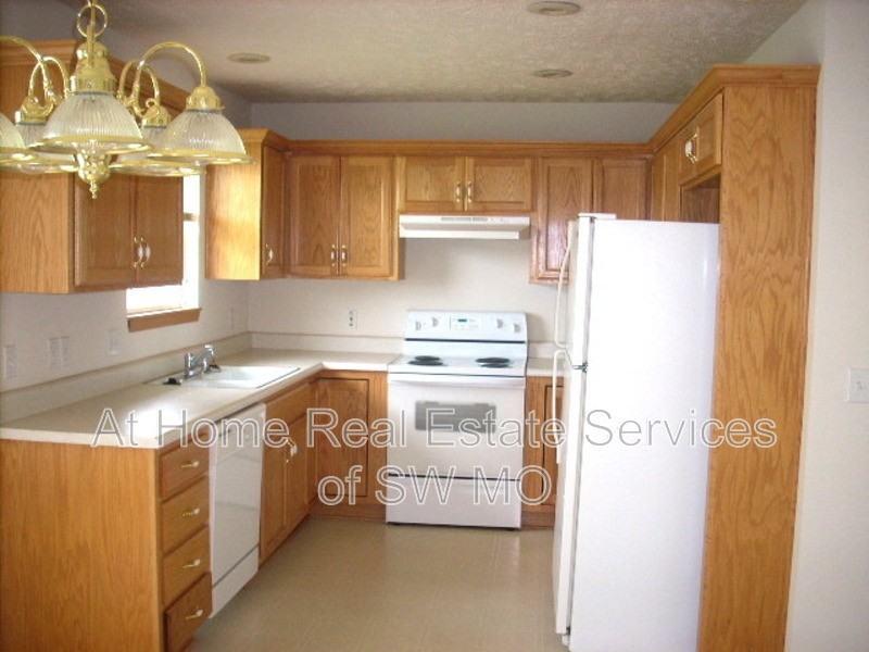 5320 S Hutchinson Ct - Photo 3 of 6
