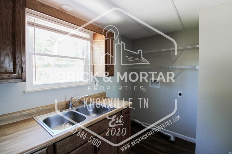 1017 Clendenen Rd - Photo 7 of 15