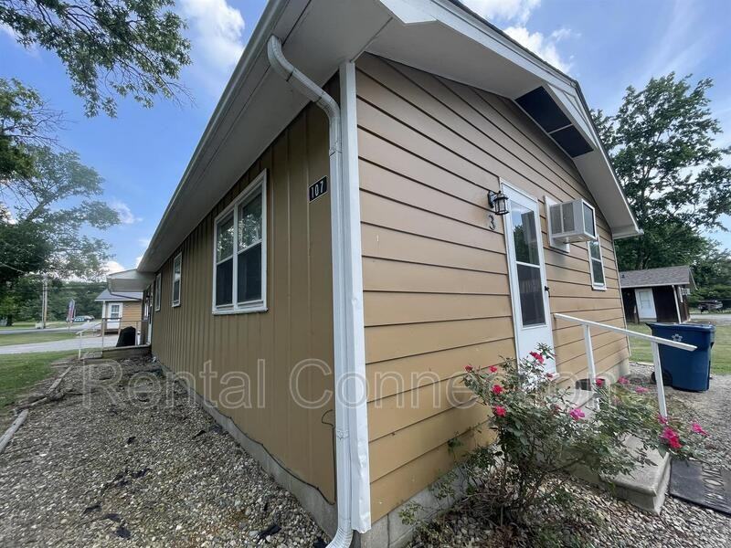 111 Ralph St - Photo 2 of 2