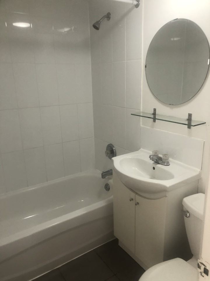 1139 Barclay Street #205 - Photo 3 of 4