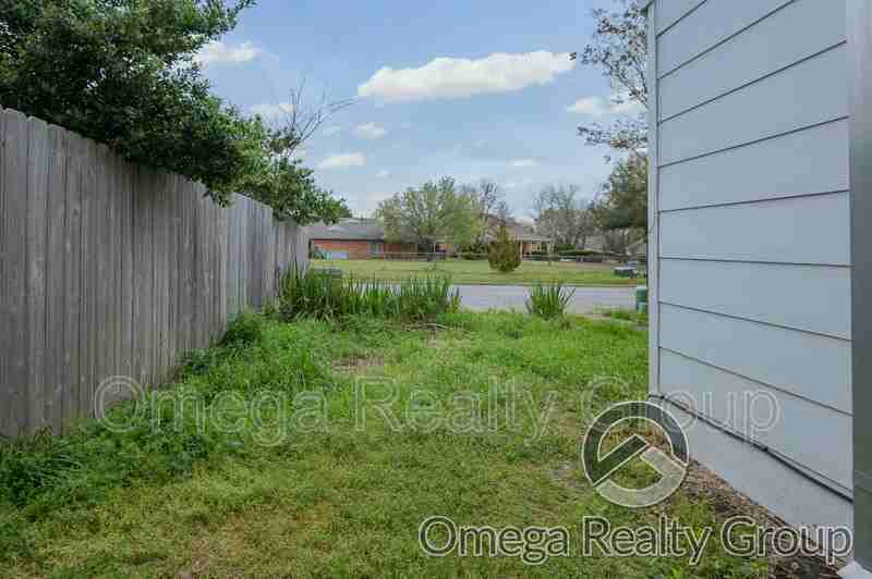 6727 Greenbrook Dr - Photo 2 of 35