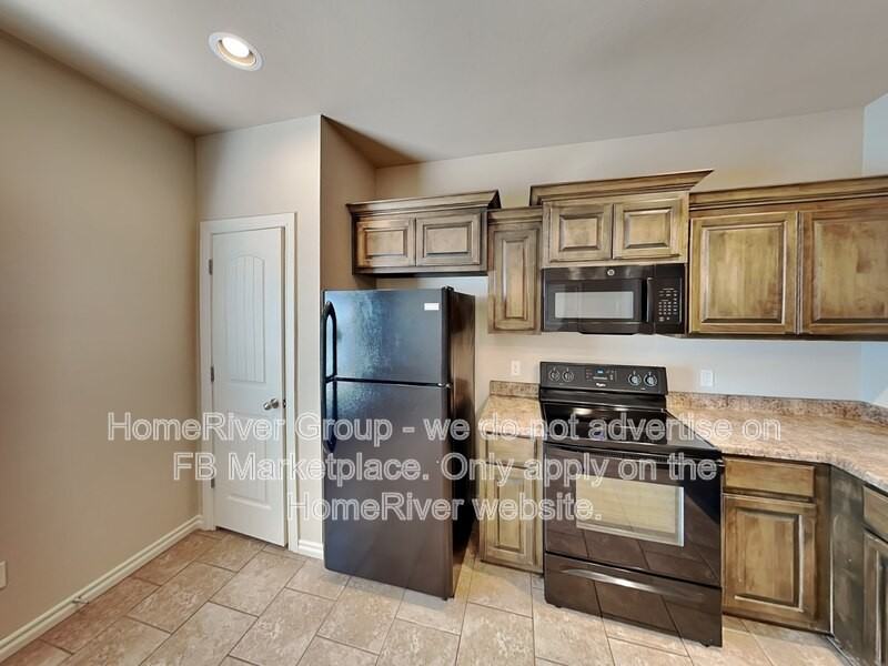 921 Sw 92nd St - Photo 7 of 28