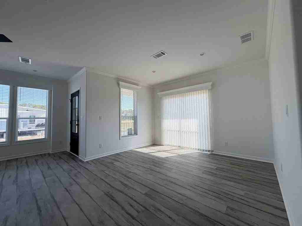 1013 Davy Jones - Photo 3 of 32