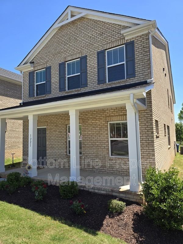 1221 Colgher St - Photo 3 of 50