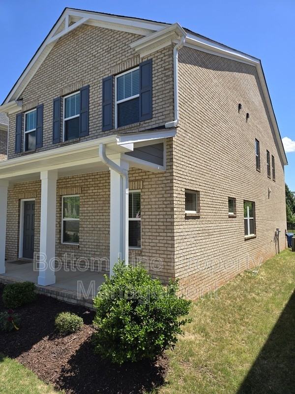 1221 Colgher St - Photo 4 of 50