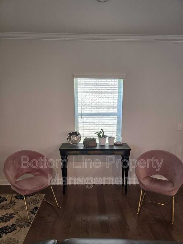 1221 Colgher St - Photo 6 of 50