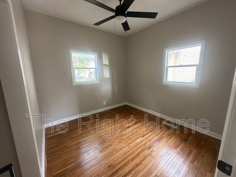 4444 N 60th St - Photo 7 of 9