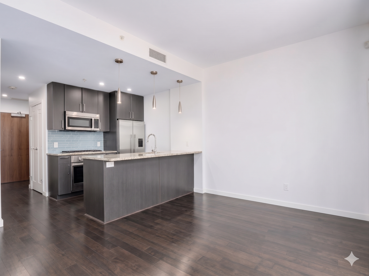 Ontario St & W 1st Ave #633 - Photo 4 of 16