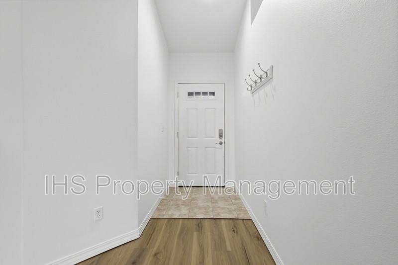 5619 Coppercap Mountain Ln - Photo 2 of 21