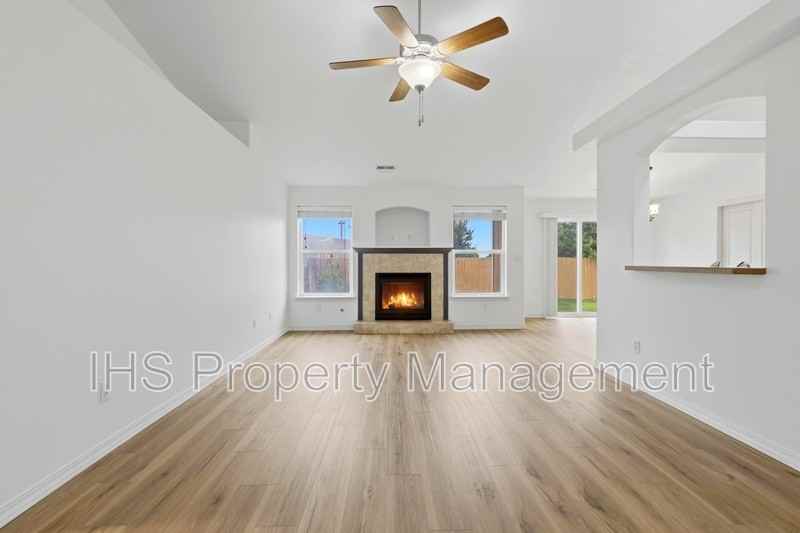 5619 Coppercap Mountain Ln - Photo 3 of 21