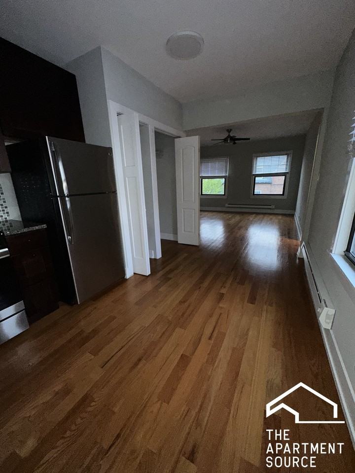 545 Chestnut St #301 - Photo 2 of 13