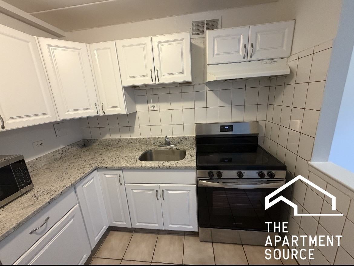 2025 W Granville Ave #305 - Photo 5 of 14