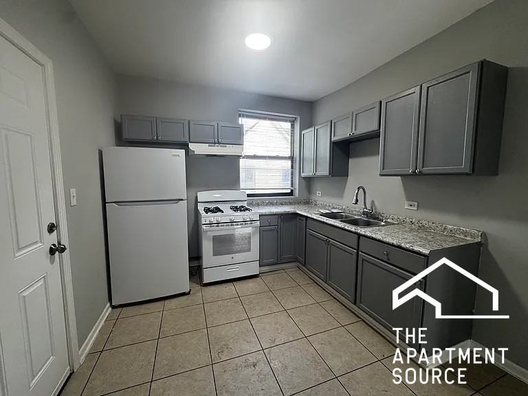 2666 E 77th St #3 - Photo 3 of 11