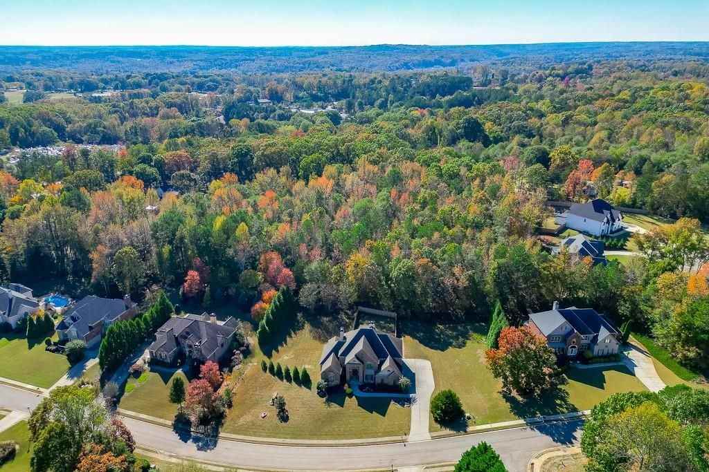 940 Chateau Forest Rd - Photo 2 of 50