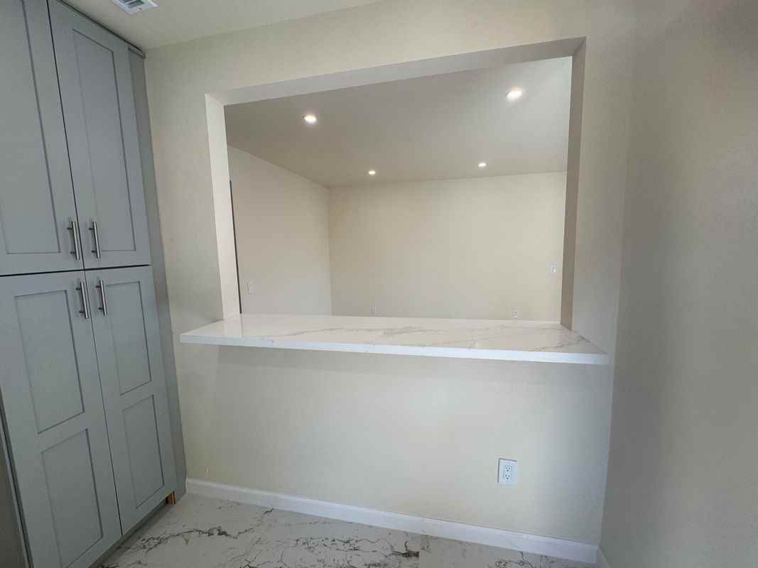 851 N San Antonio Ave - Photo 5 of 27