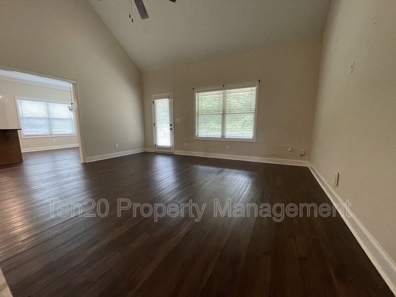 11 Hope St - Photo 2 of 9