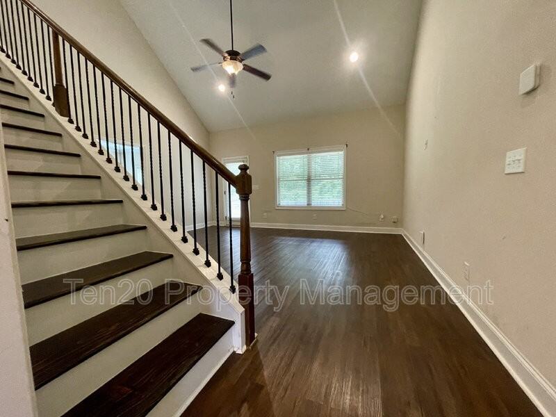 11 Hope St - Photo 3 of 9