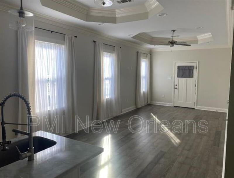 1201 Gordon St - Photo 2 of 17
