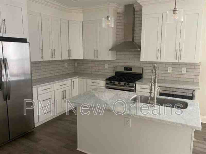 1201 Gordon St - Photo 5 of 17