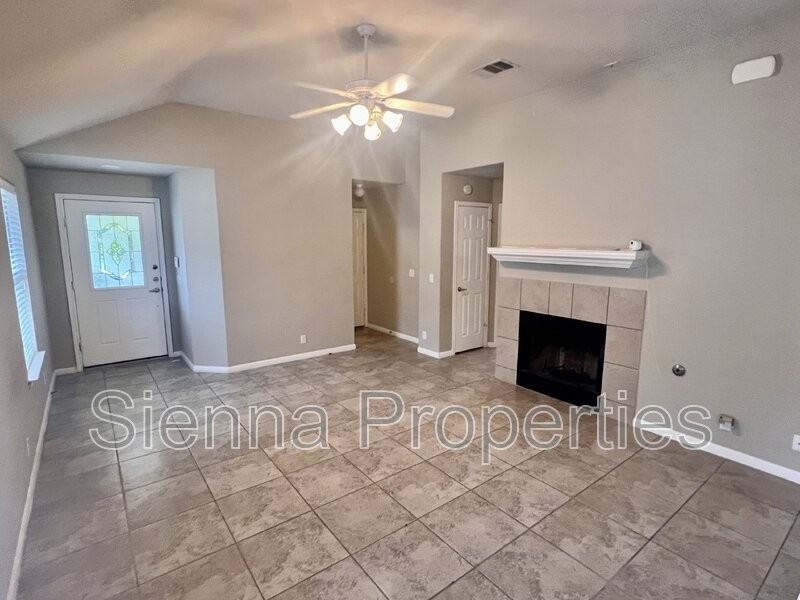 2509 Elara Dr - Photo 2 of 26