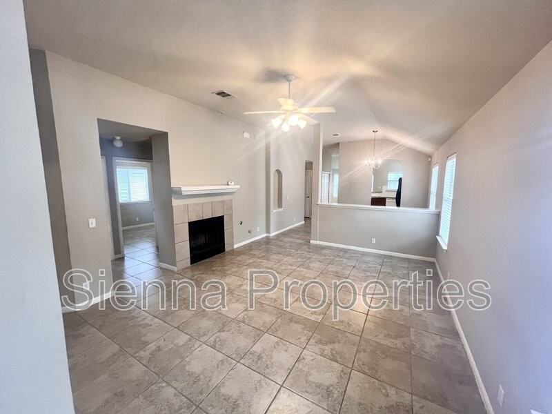2509 Elara Dr - Photo 3 of 26