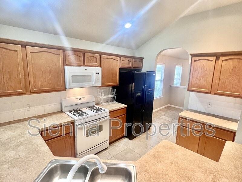 2509 Elara Dr - Photo 7 of 26