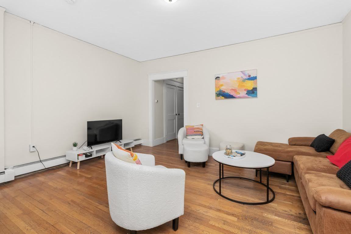 489 E Broadway - Photo 5 of 15
