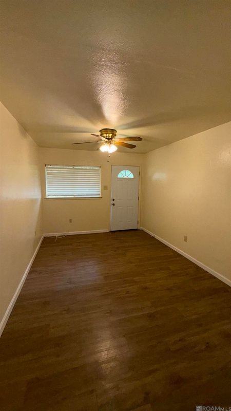 2457 Desoto Dr - Photo 4 of 13