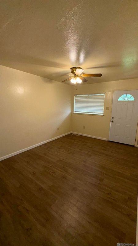 2457 Desoto Dr - Photo 5 of 13