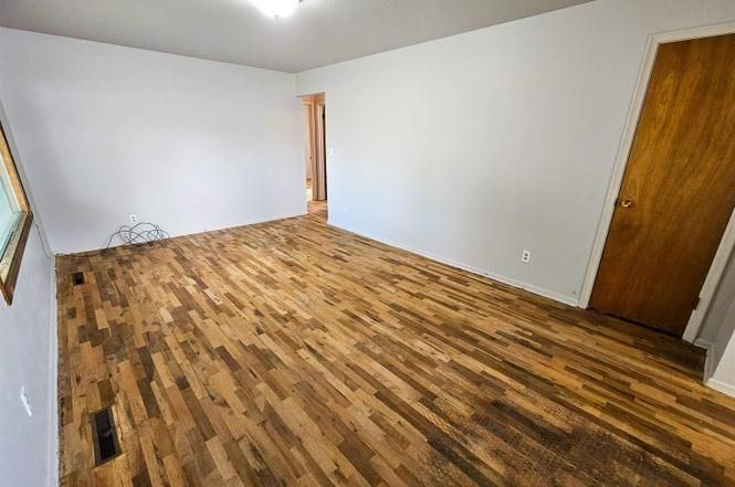 3126 4th St - Photo 5 of 15