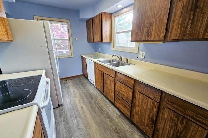 3126 4th St - Photo 6 of 15