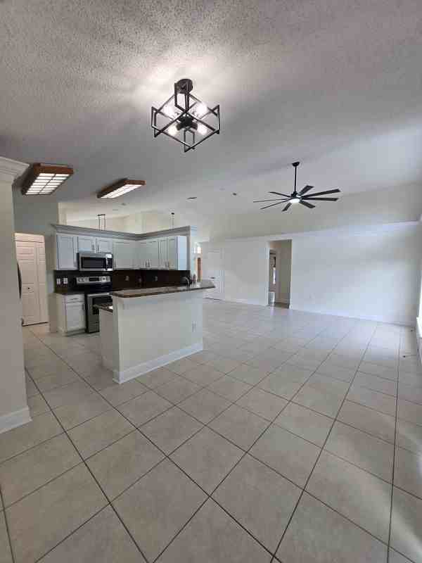 3190 Lori Ct - Photo 7 of 20
