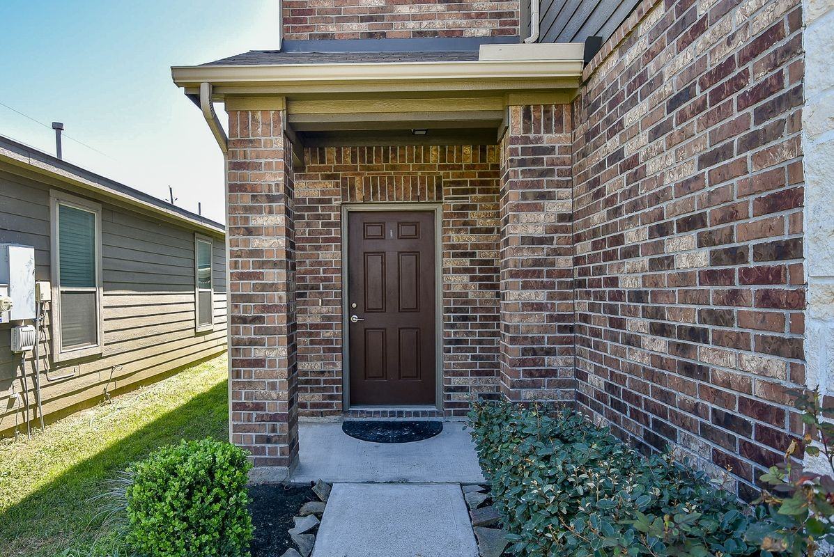 4407 Champions Landing Dr - Photo 3 of 32