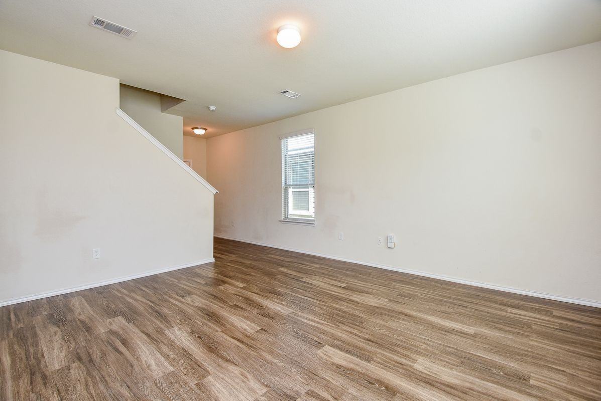 4407 Champions Landing Dr - Photo 4 of 32