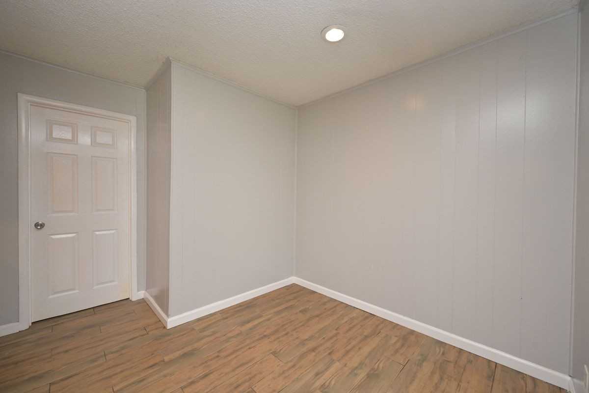 506 N 3rd St - Photo 3 of 23