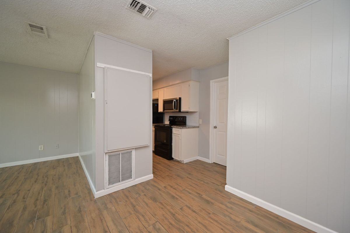 506 N 3rd St - Photo 5 of 23