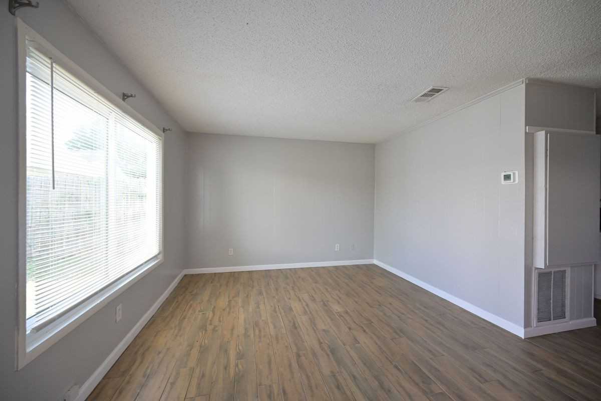 506 N 3rd St - Photo 7 of 23