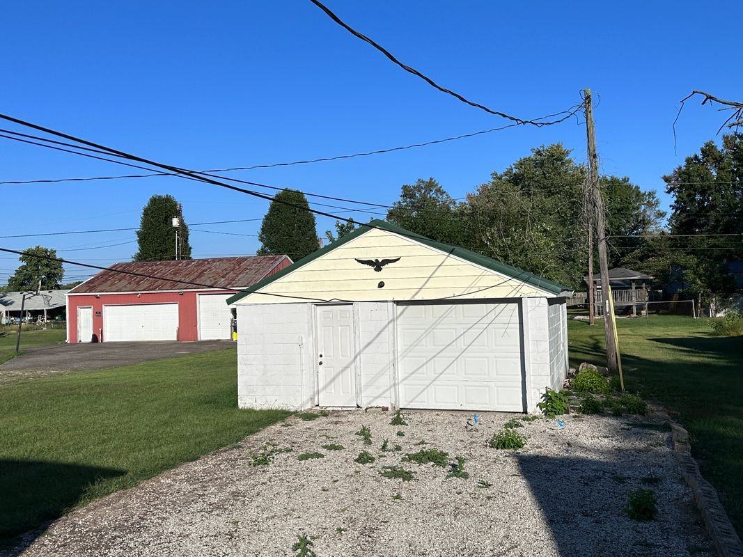 3321 N 12th Ave - Photo 2 of 5