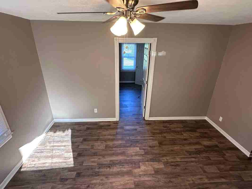 3321 N 12th Ave - Photo 4 of 5