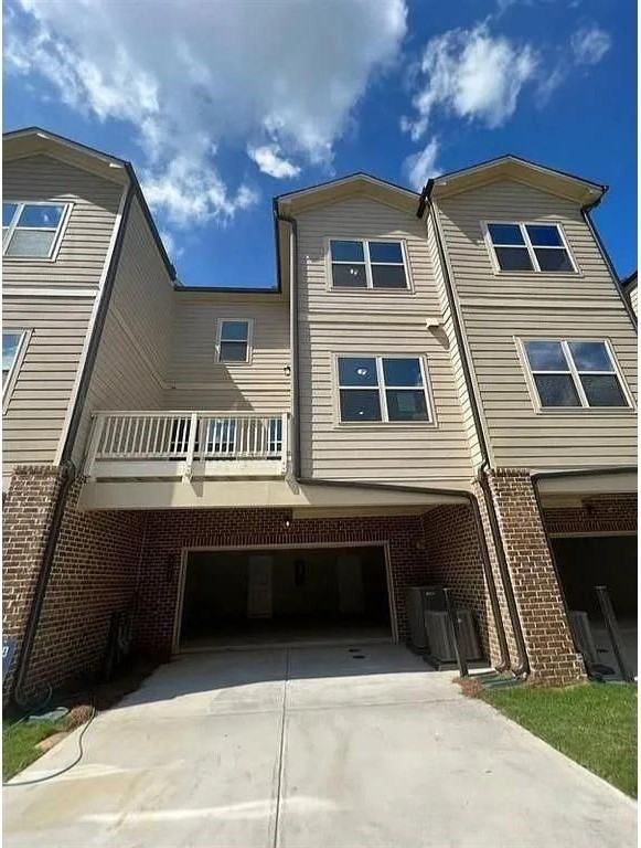 735 Brecklin Ln - Photo 4 of 26