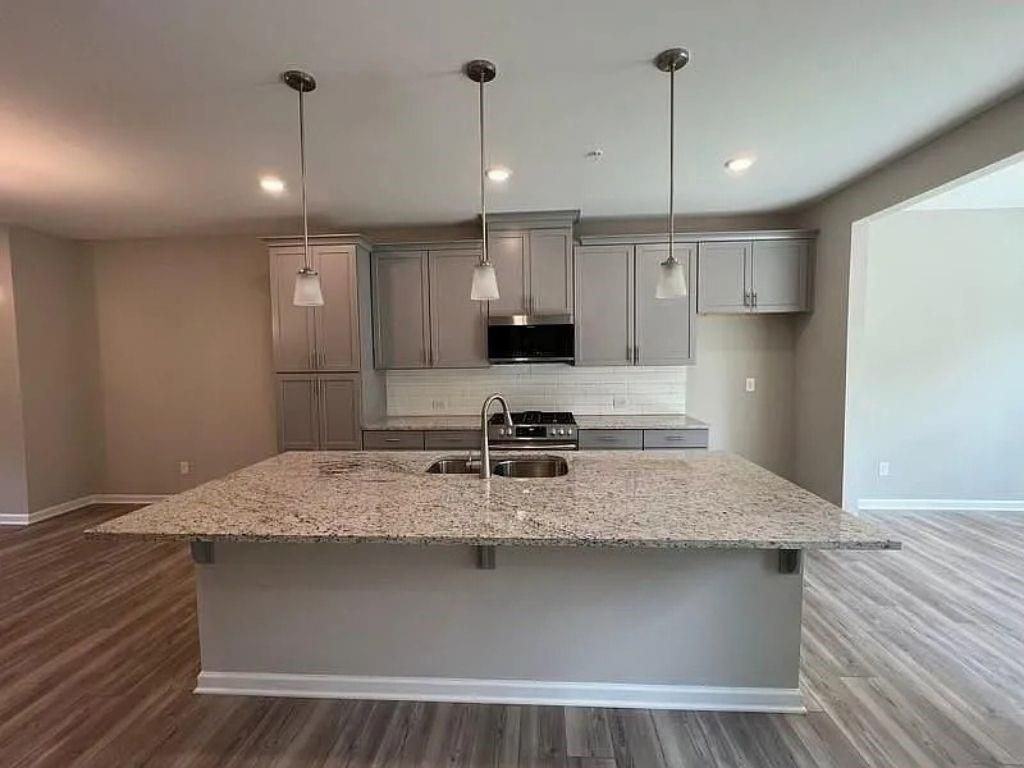735 Brecklin Ln - Photo 6 of 26