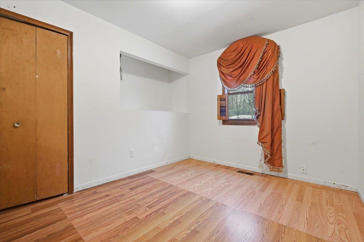 21428 Lundy Dr - Photo 3 of 13