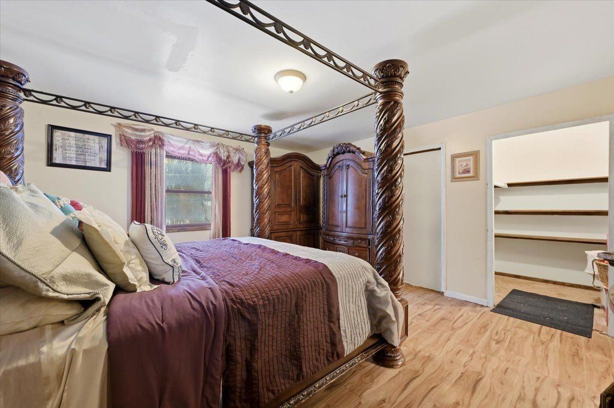 21428 Lundy Dr - Photo 4 of 13